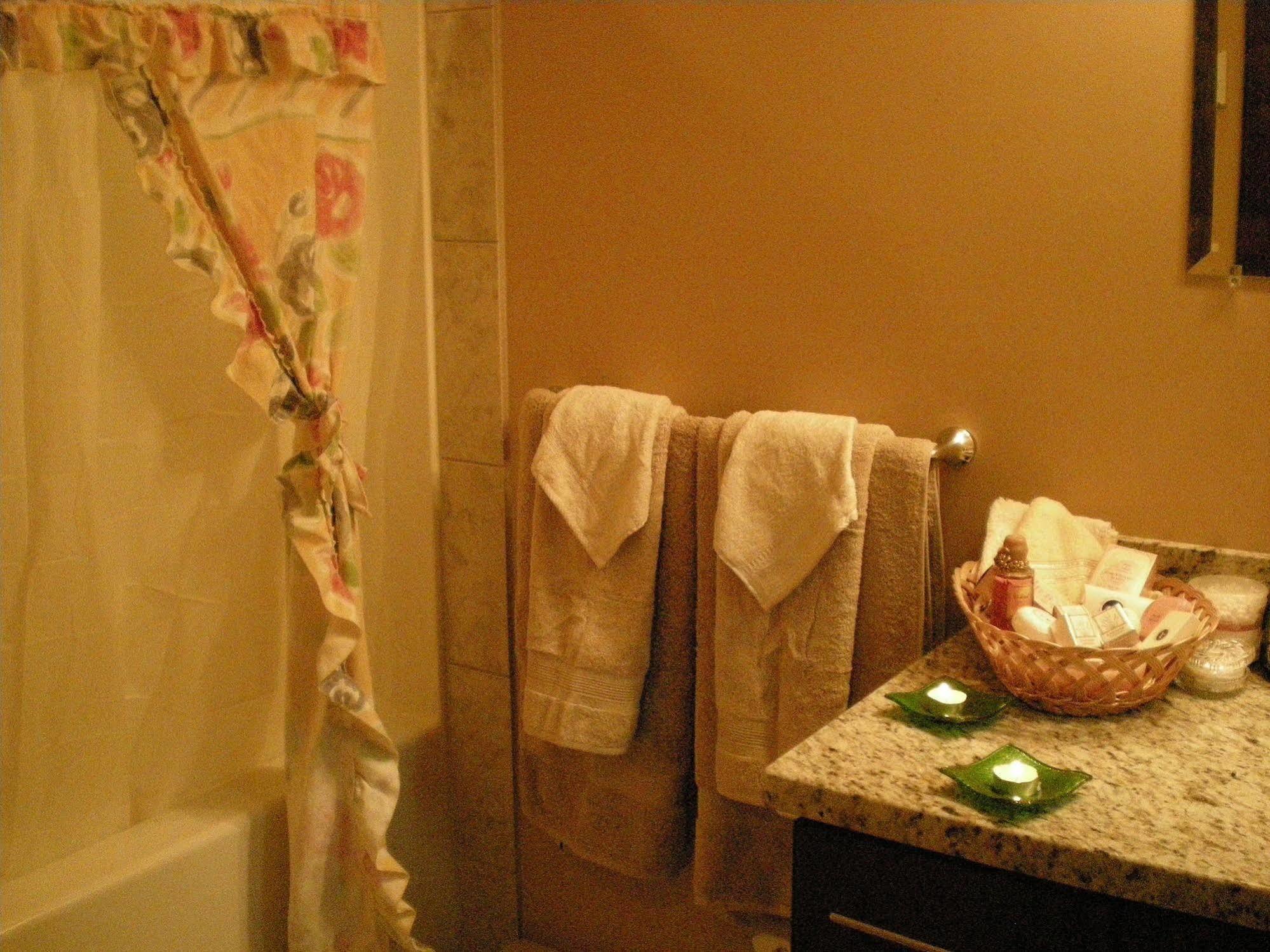 Bed and Breakfast Davis Brook Retreat Sechelt Exterior foto